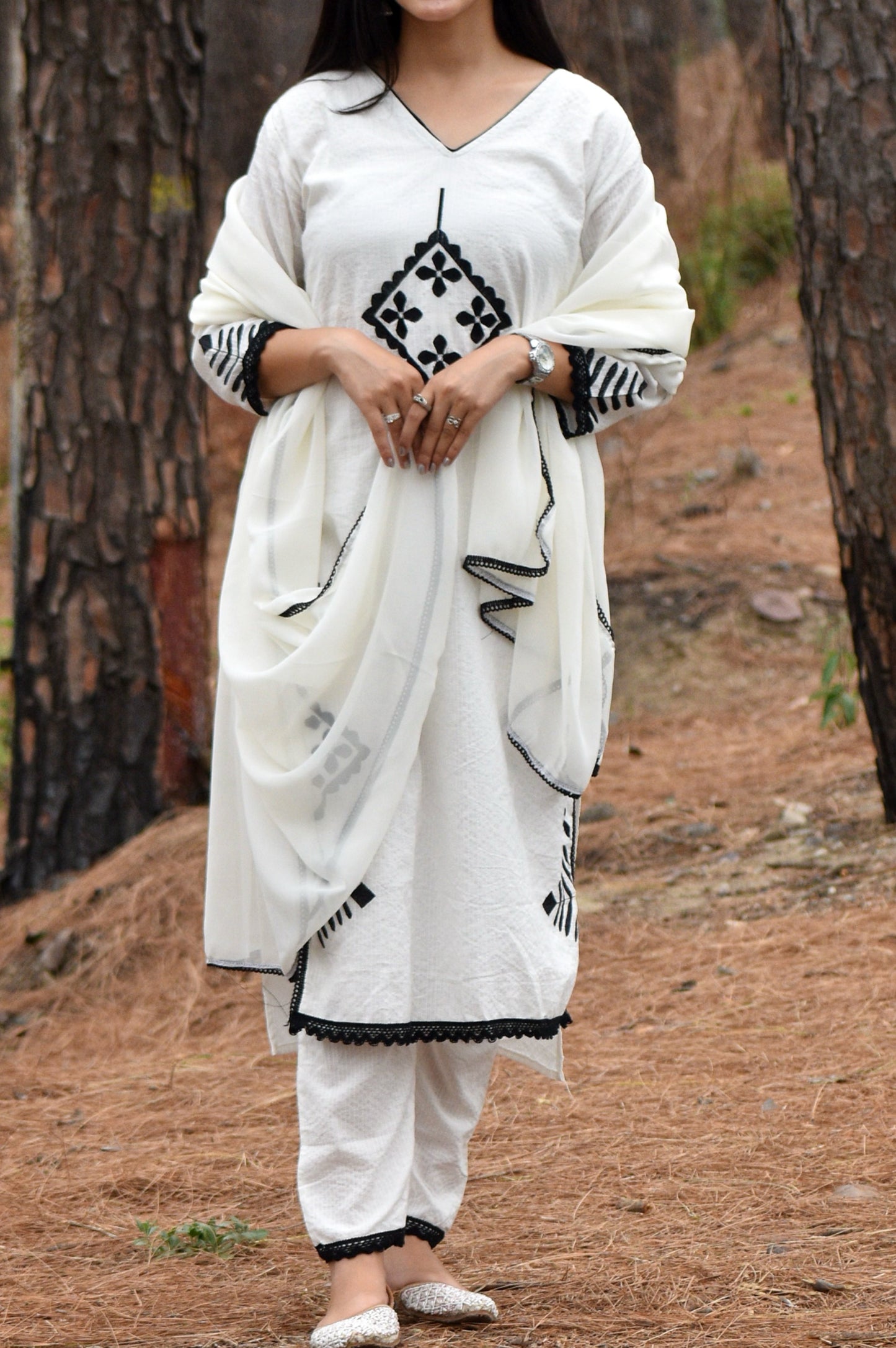 *We are here to spread some magic to your ethnic Heavy cotton katha work and embroidery ๐ชก work and beautiful lace work .
