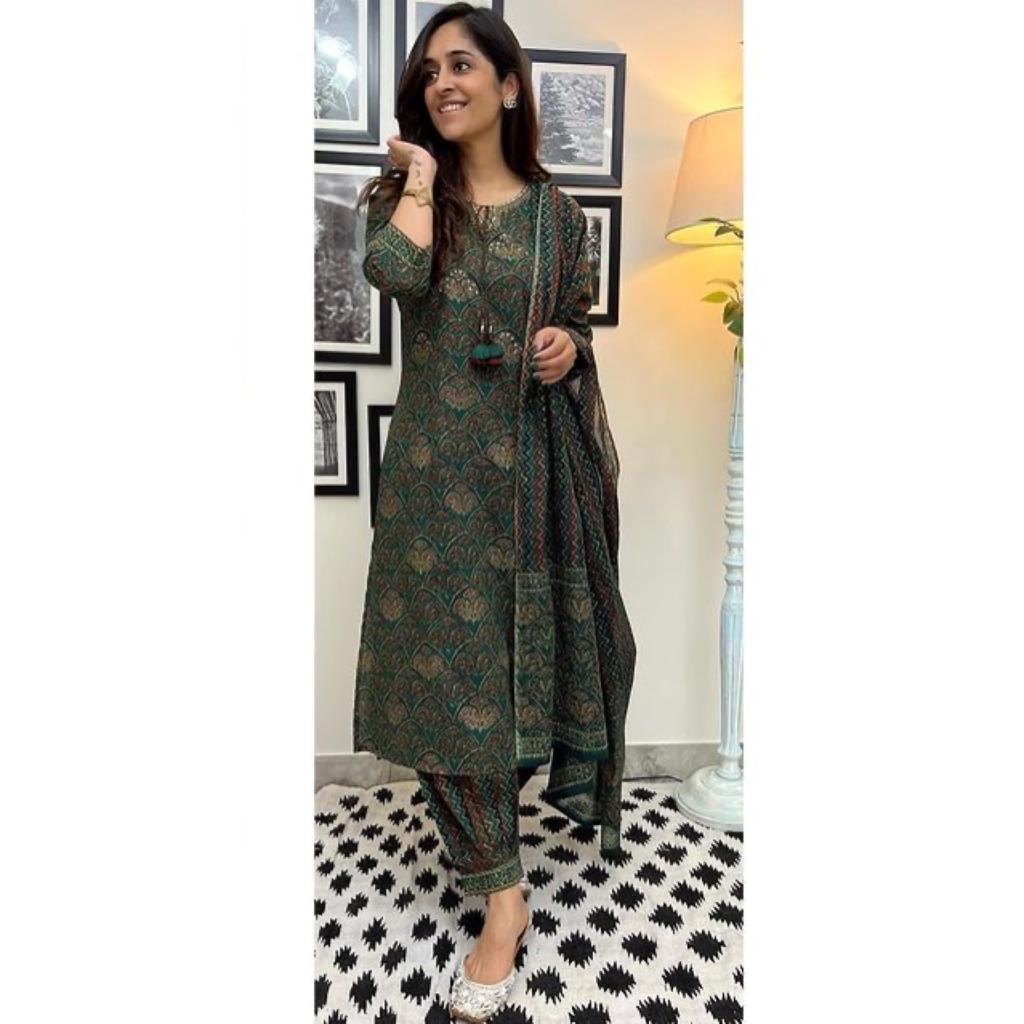 Printed cotton kurta with hand work and pleated salwar and soft cotton malmal dupatta💃💃 (SWRD33)