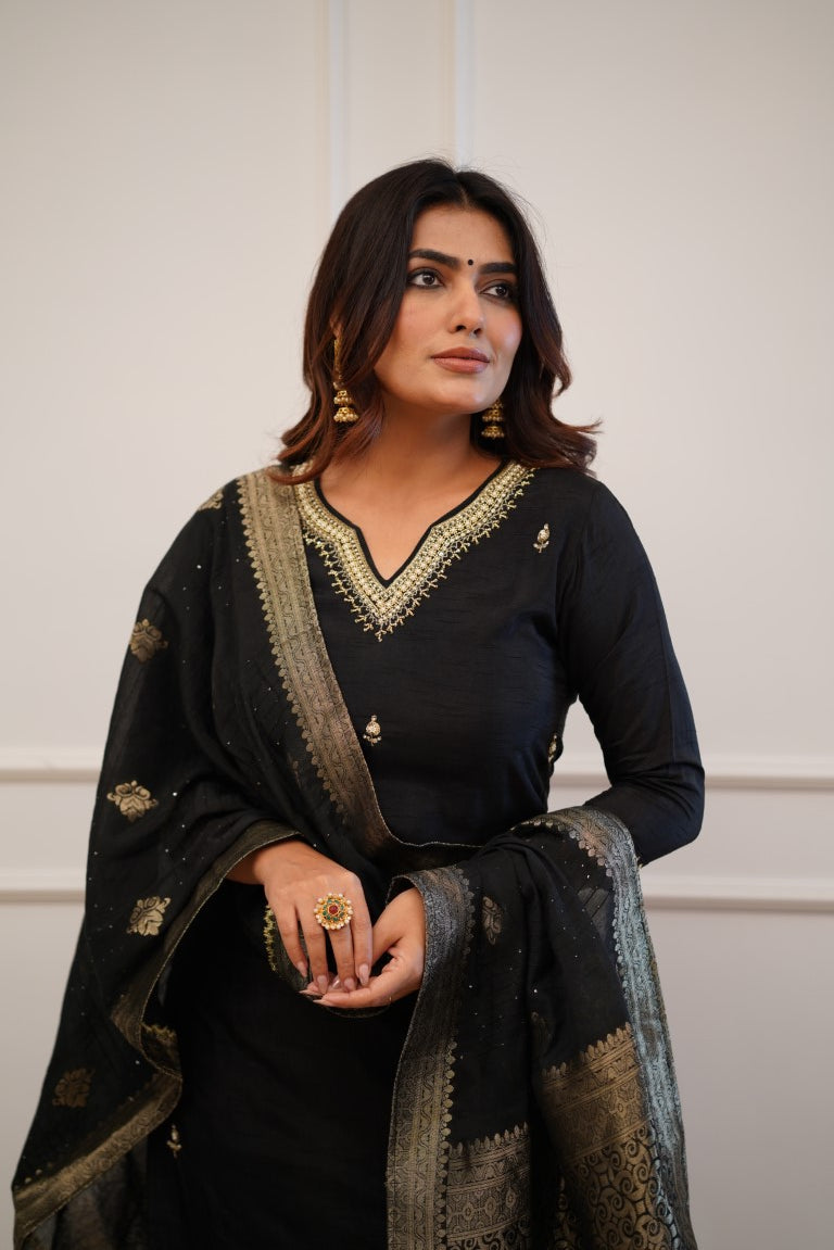 Simple yet elegant This is how we describe our latest launched dresses(NFRD401) (01)