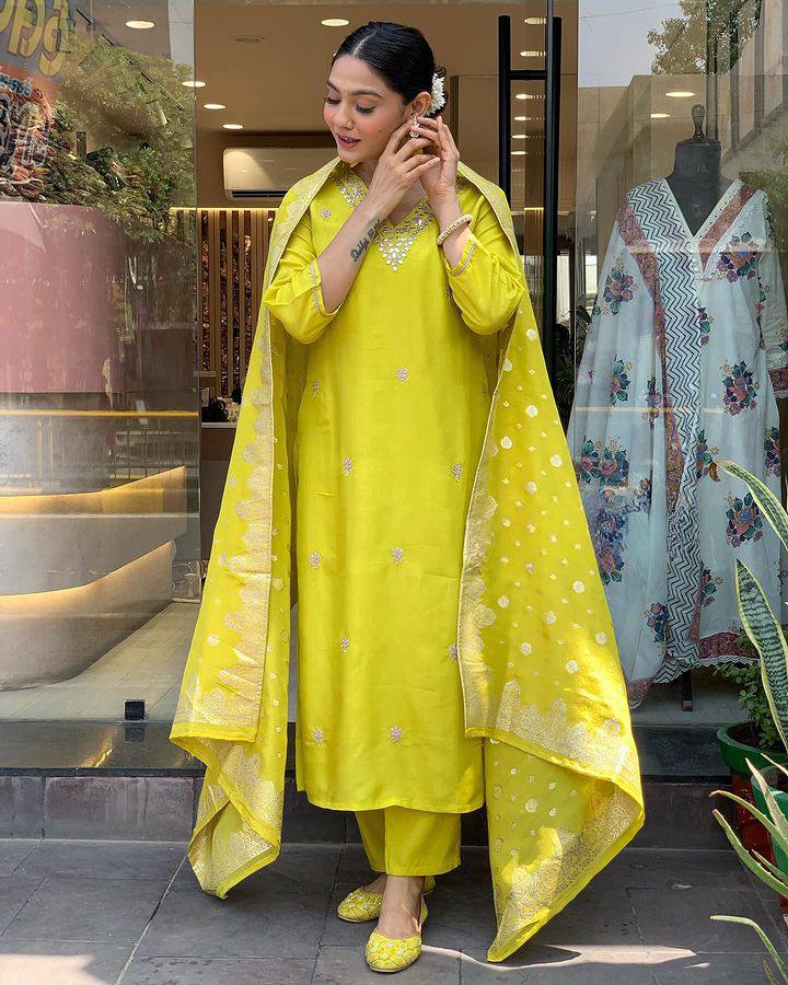 Our Exclusive Collection is here, to add a touch of tradition to your wardrobe (NFRD454)