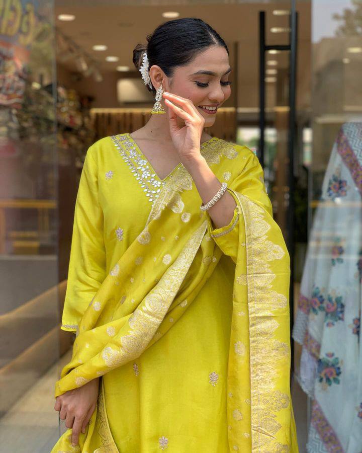 Our Exclusive Collection is here, to add a touch of tradition to your wardrobe (NFRD454)