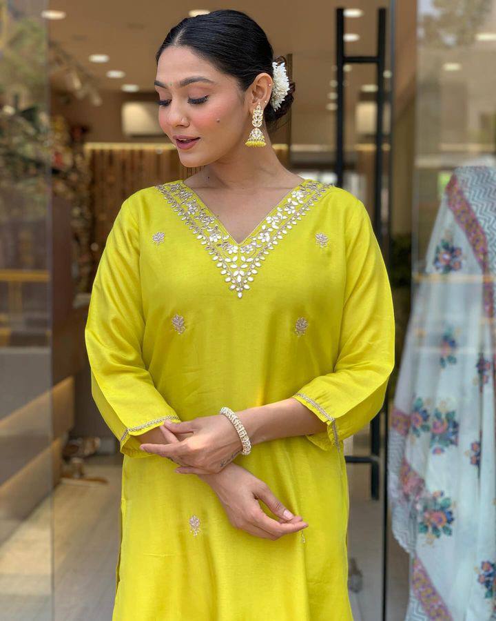 Our Exclusive Collection is here, to add a touch of tradition to your wardrobe (NFRD454)