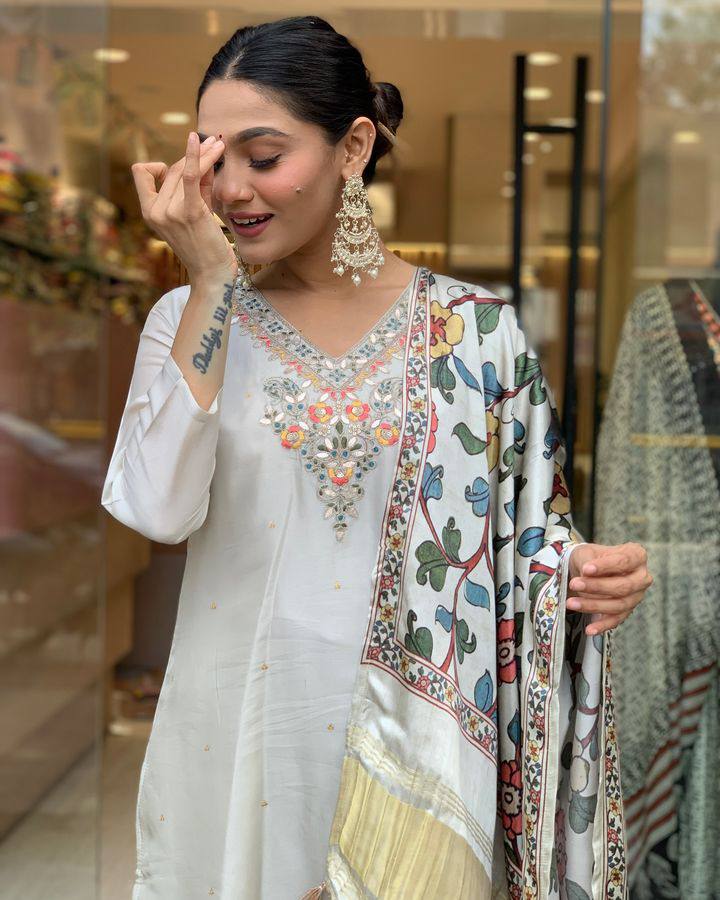 Our Exclusive Collection is here, to add a touch of tradition to your wardrobe (NFRD459)