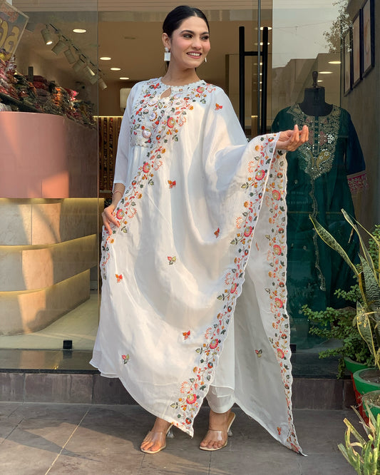 Kurta with hand with Embroidery work detailing on women's printed cotton kurta pant or dupatta set(NFRD462)