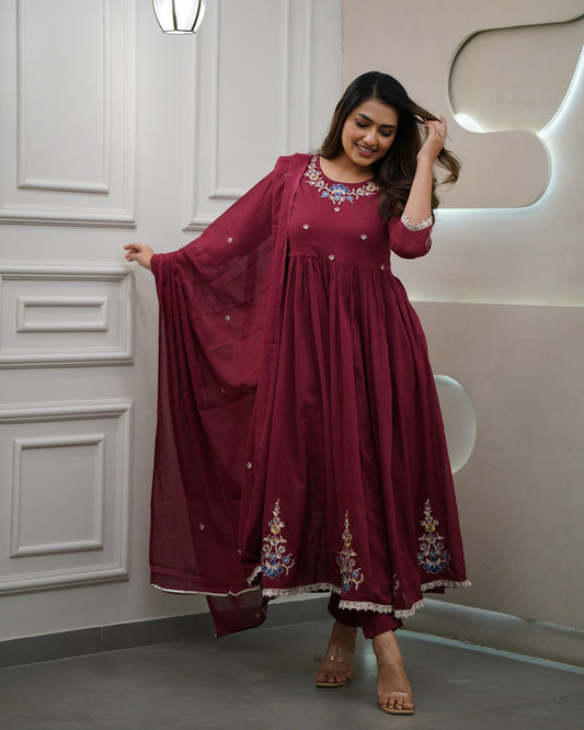 Kurta with hand with Embroidery work detailing on women's printed cotton kurta pant or dupatta set(NFRD465) (01)