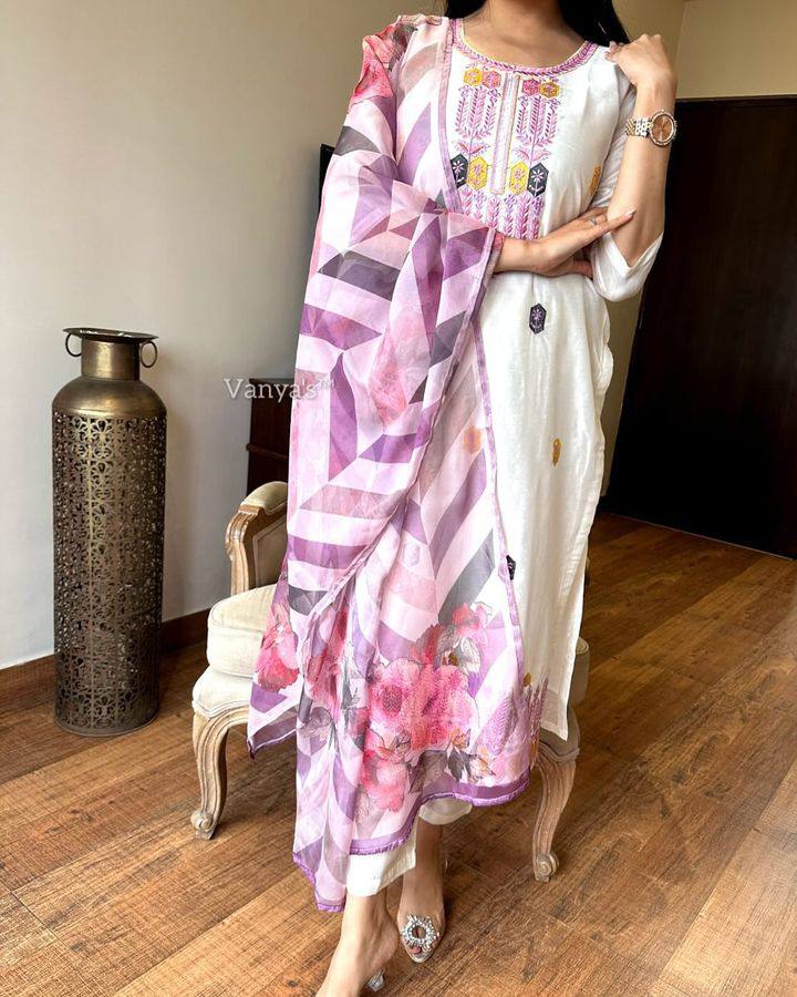 Kurta with hand with Embroidery work detailing on women's printed cotton kurta pant or dupatta set(NFRD466)