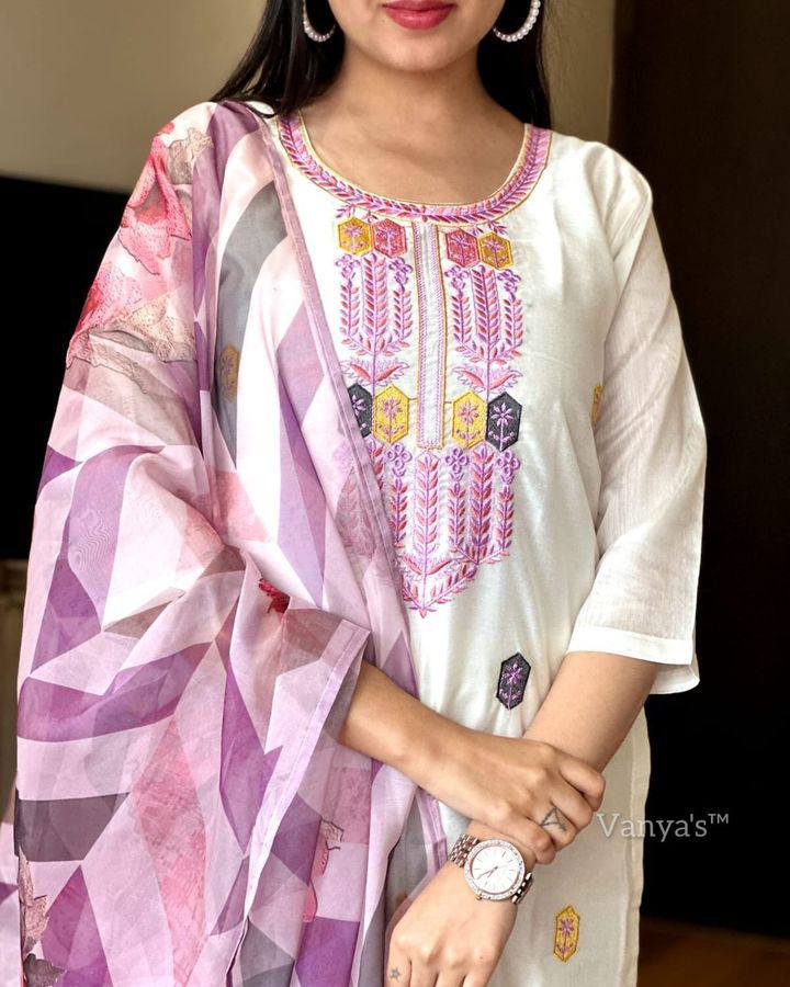 Kurta with hand with Embroidery work detailing on women's printed cotton kurta pant or dupatta set(NFRD466)