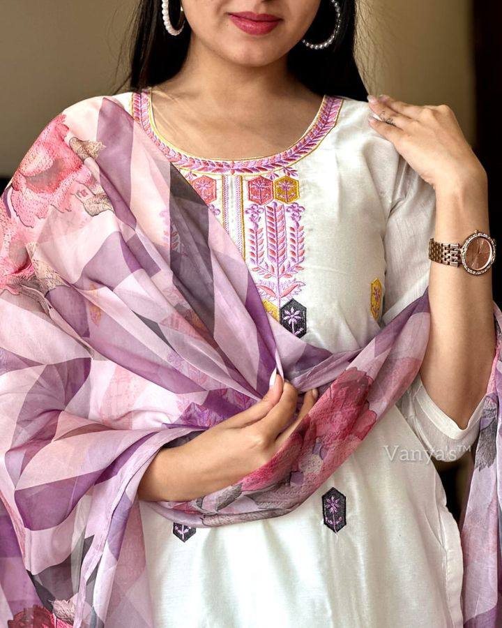 Kurta with hand with Embroidery work detailing on women's printed cotton kurta pant or dupatta set(NFRD466)