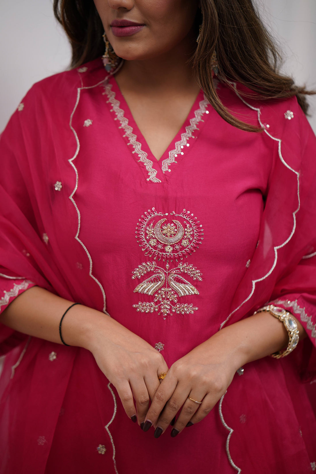 Kurta with hand with Embroidery work detailing on women's printed cotton kurta pant or dupatta set(NFRD467) (01)
