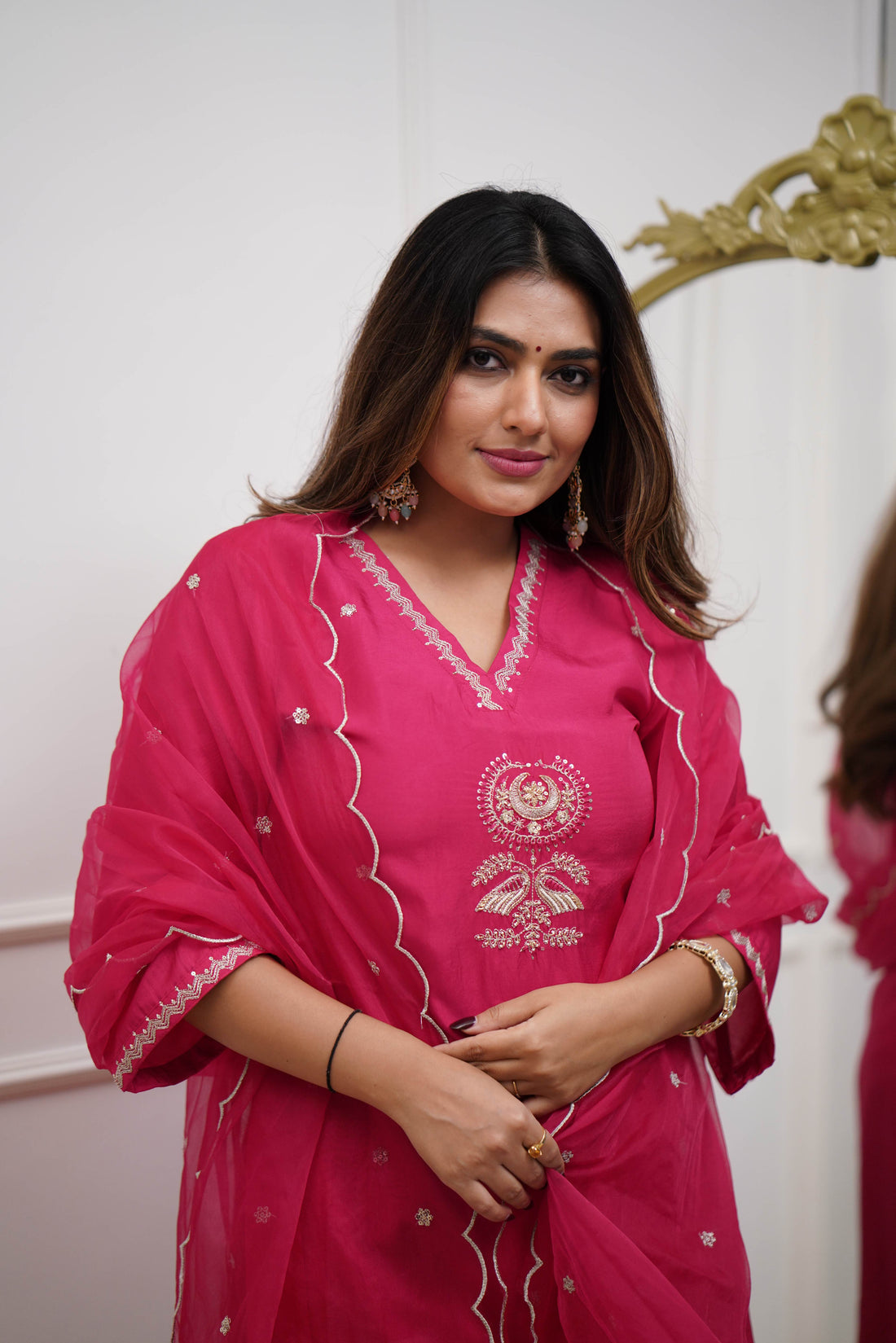 Kurta with hand with Embroidery work detailing on women's printed cotton kurta pant or dupatta set(NFRD467) (01)