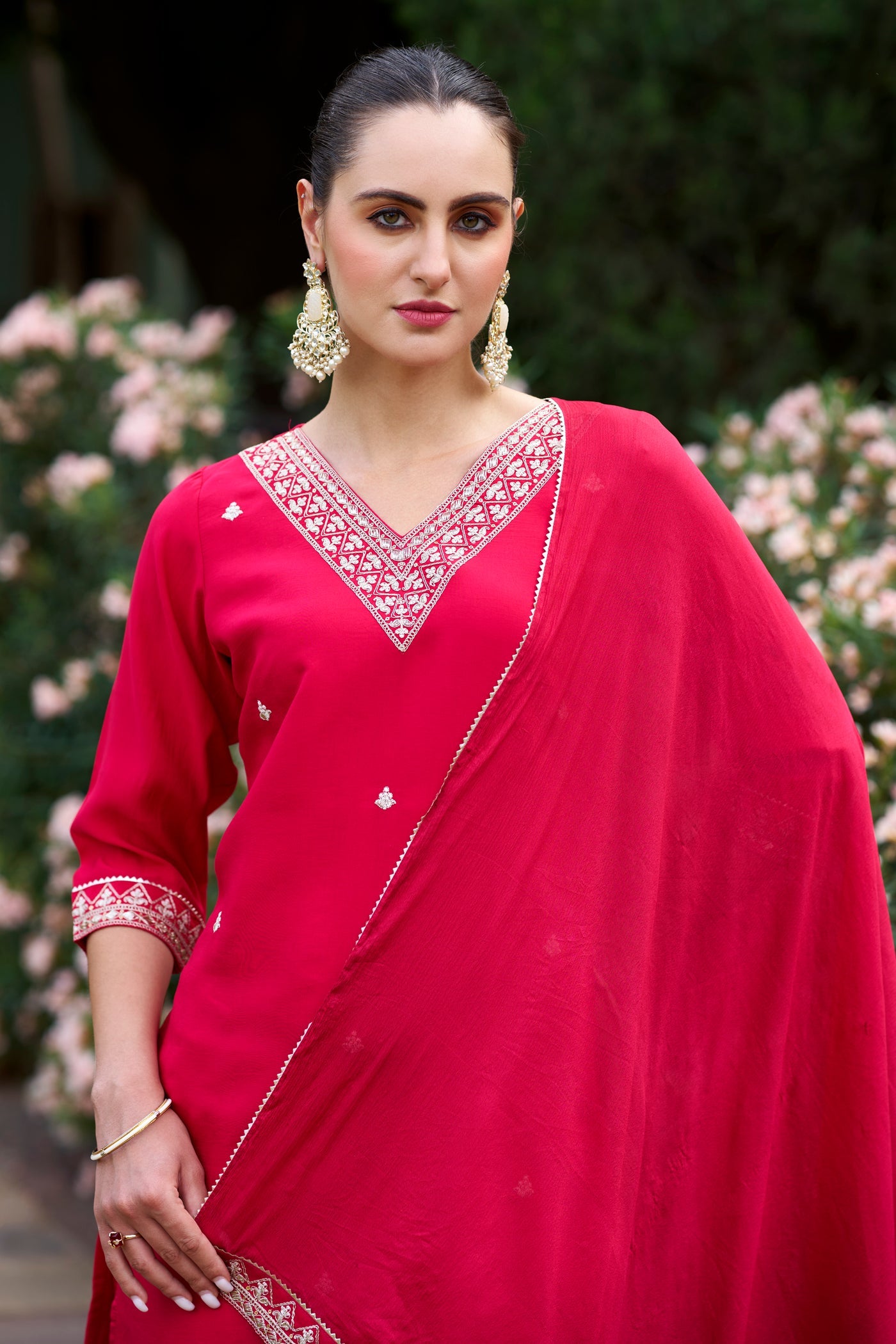 Kurta with hand with Embroidery work detailing on women's printed cotton kurta pant or dupatta set(NFRD468)
