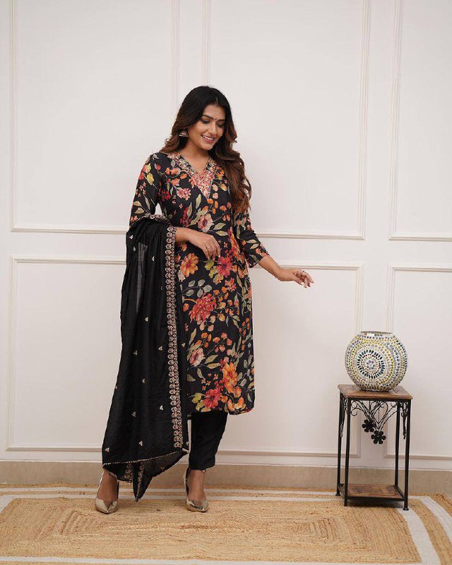 Kurta with hand with Embroidery work detailing on women's printed cotton kurta pant or dupatta set(NFRD469)