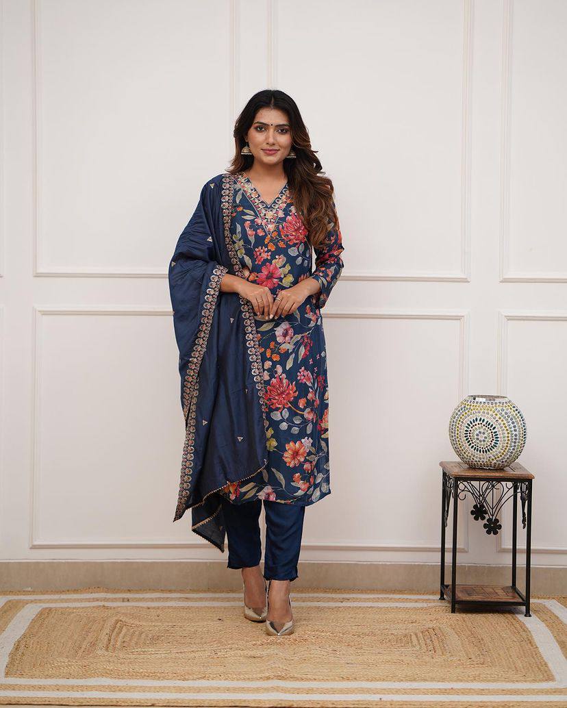 Kurta with hand with Embroidery work detailing on women's printed cotton kurta pant or dupatta set(NFRD469) (01)