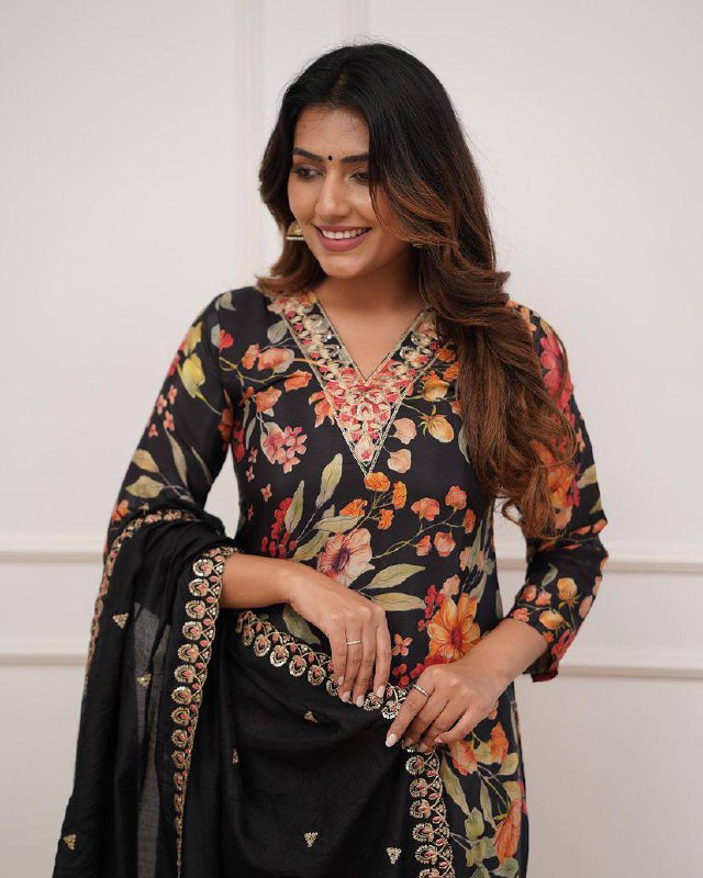 Kurta with hand with Embroidery work detailing on women's printed cotton kurta pant or dupatta set(NFRD469)