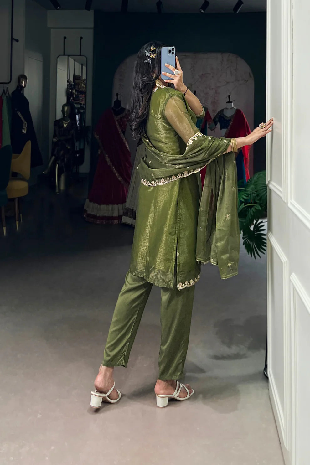 GOLD COIN SEQUANCE AND THREAD EMBROIDERED KURTI PANT WITH DUPATTA(WD176)