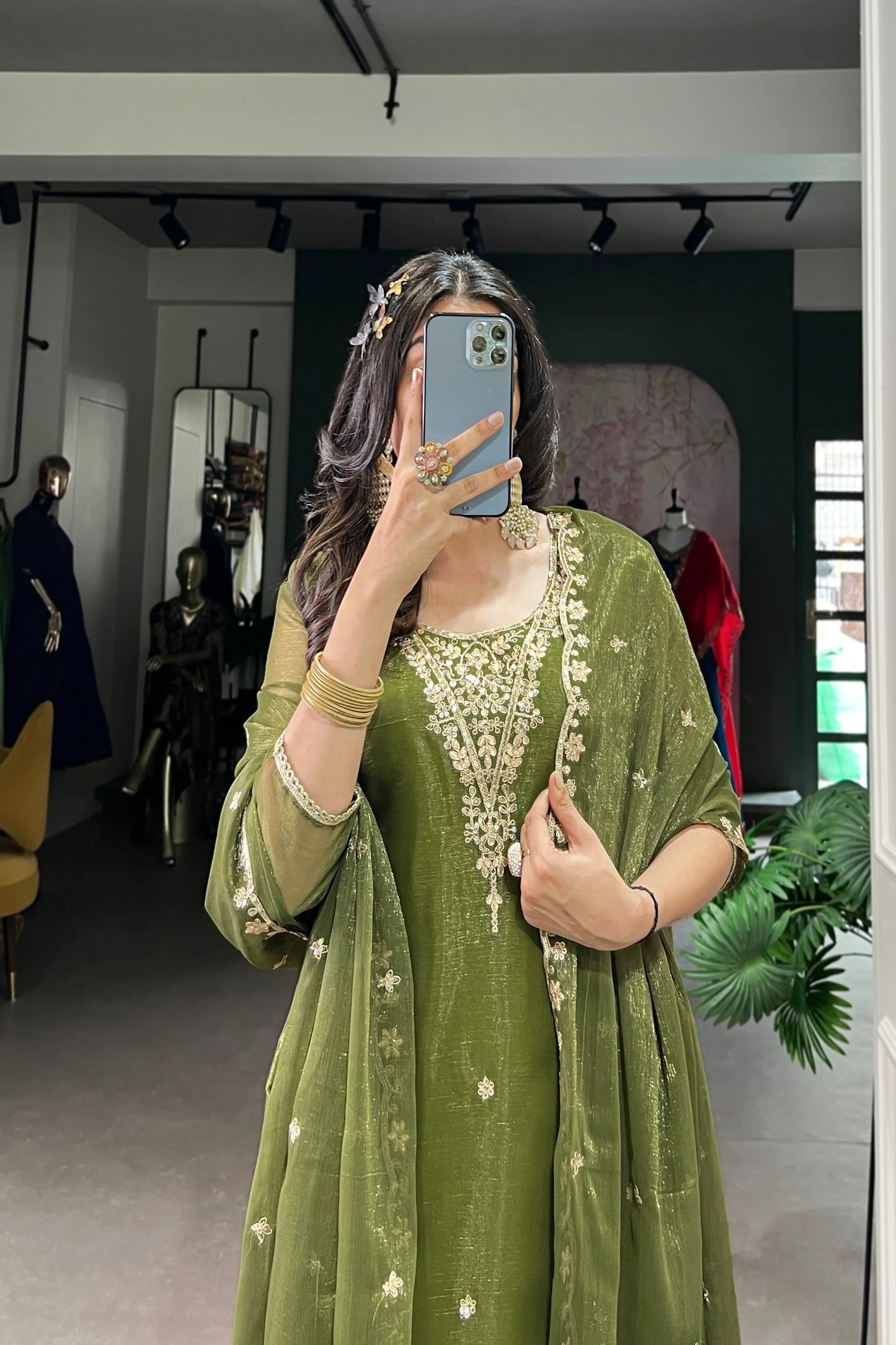 GOLD COIN SEQUANCE AND THREAD EMBROIDERED KURTI PANT WITH DUPATTA(WD176)