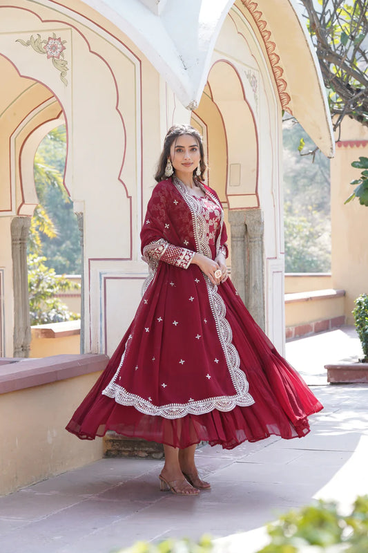Faux Blooming gown with Viscose Dyable Jacquard With Sequins Embroidered Work Faux Blooming Dupatta(WD38) (02)