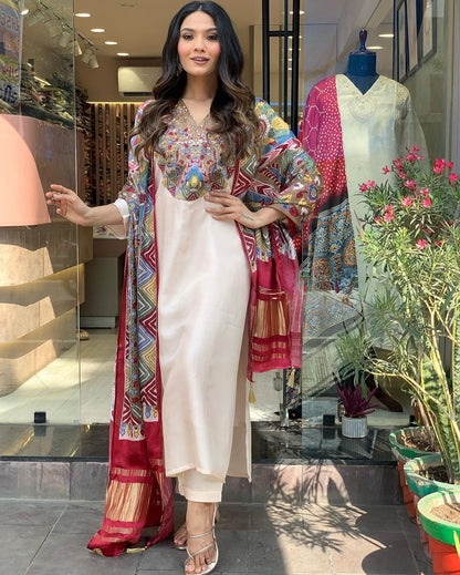 LAUNCHING EXTREMELY ELEGANT PREMIUM SILK SUIT SET WHICH IS BEAUTIFULLY DECORATED WITH ATTRACTIVE HANDWORK(SWRED21)