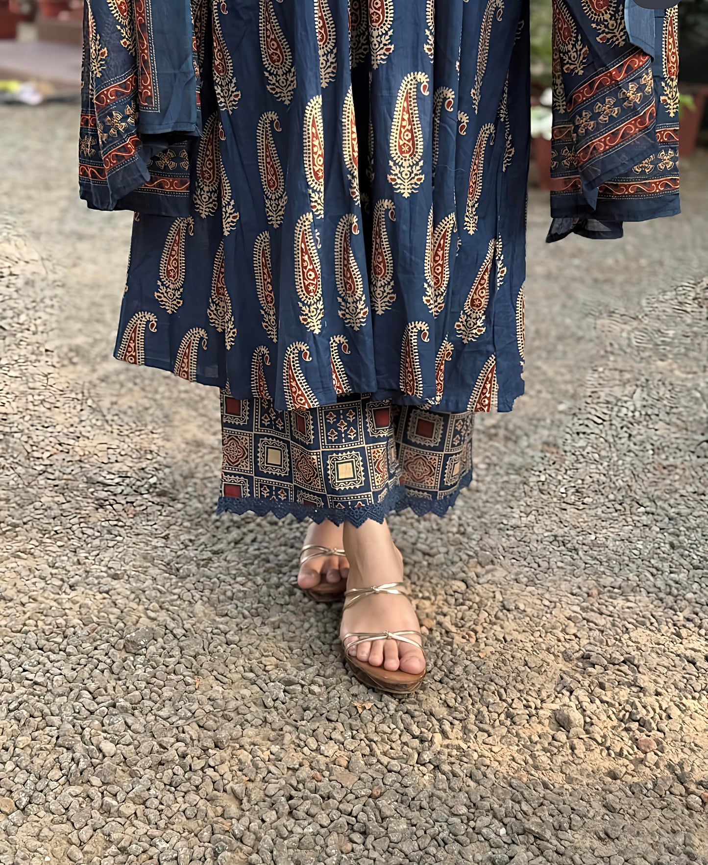 Bring out the adorable side of yourself, as you slip into our most gorgeous outfit from the Cotton collection (RD029)