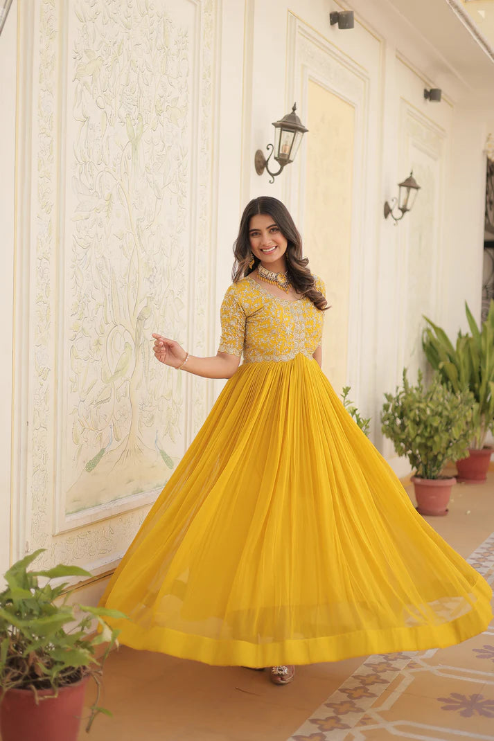 WOMENSAVTAR PREMIUM DESIGNER GOWN