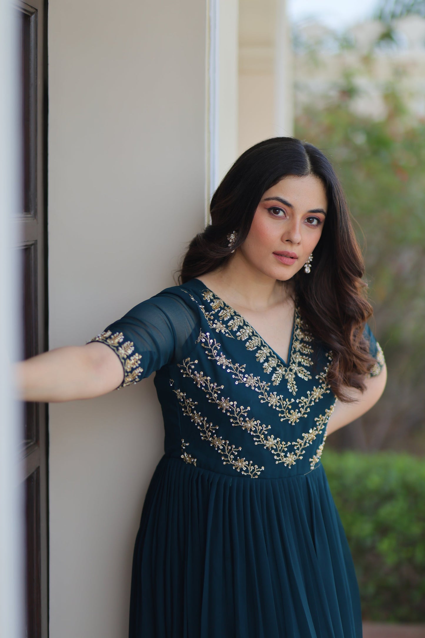 FESTIVAL SPECIAL FAUX BLOOMING BEADS EMBROIDERED GOWNFESTIVAL SPECIAL FAUX BLOOMING BEADS EMBROIDERED GOWN(WDN56)01