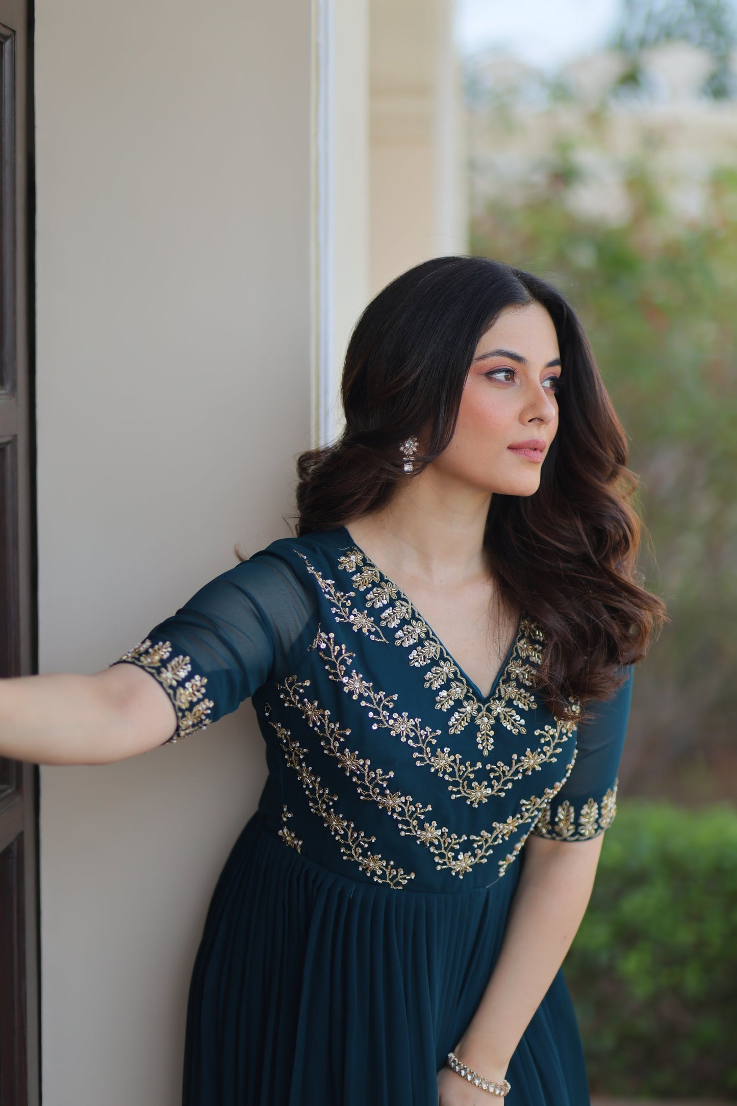 FESTIVAL SPECIAL FAUX BLOOMING BEADS EMBROIDERED GOWNFESTIVAL SPECIAL FAUX BLOOMING BEADS EMBROIDERED GOWN(WDN56)01