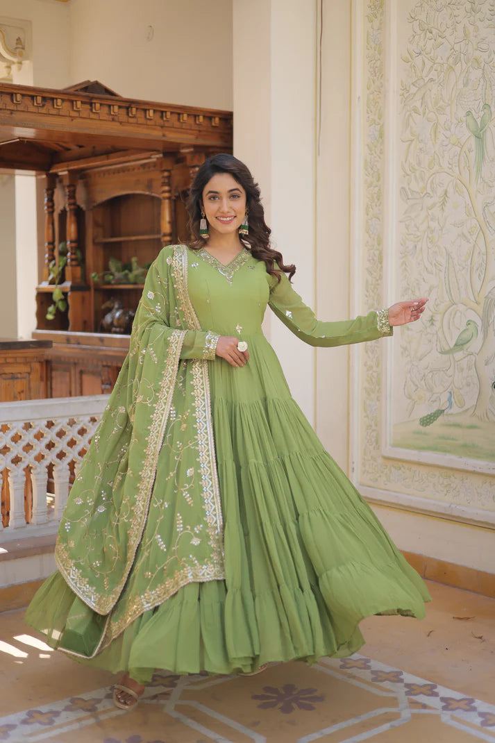 Womensavtar premium gown with dupatta