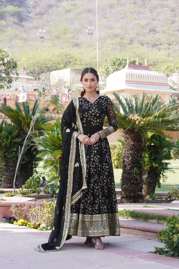 WOMENSAVTAR PREMIUM DESIGNER GOWN WITN DUPATTA