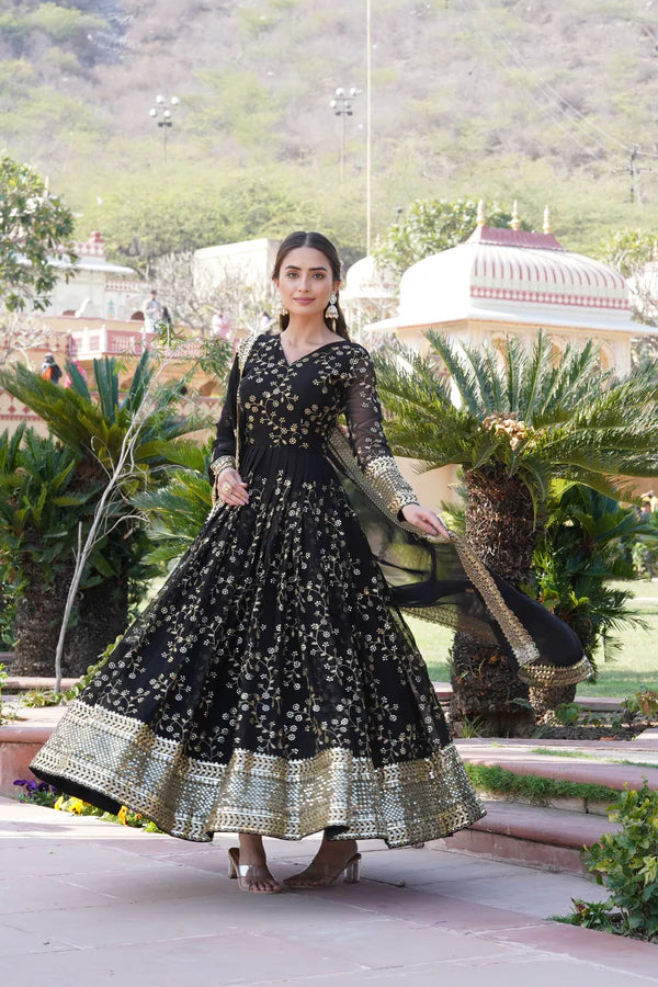 WOMENSAVTAR PREMIUM DESIGNER GOWN WITN DUPATTA