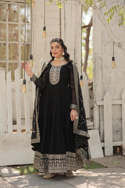 WOMENSAVTAR PREMIUM DESIGNER GOWN WITH DUPATTA