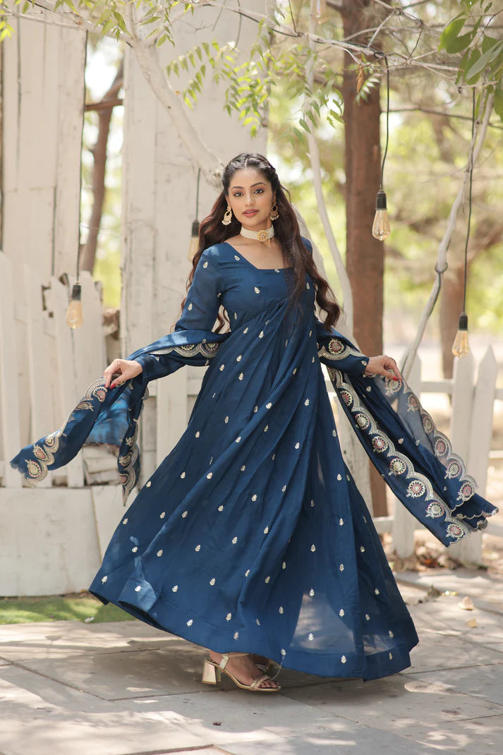 WOMENSAVTAR FESTIVAL SPECIAL VICHITRA SHIMMER GOWN WITH DUPATTA