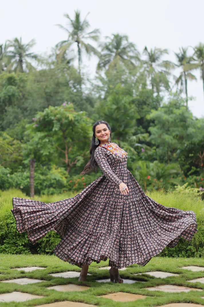 NAVRATRI SPECIAL COTTON GAMTHI PATCH WORK GOWN (WD49)