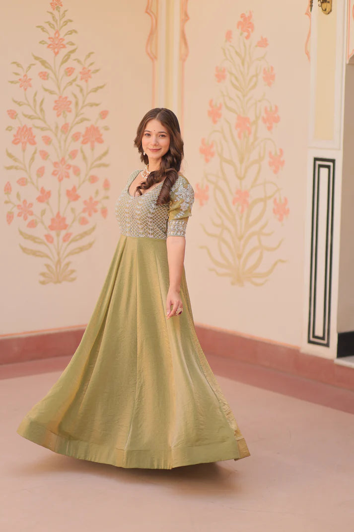 FENDY BEADS EMBROIDERED GOWN(WD63)