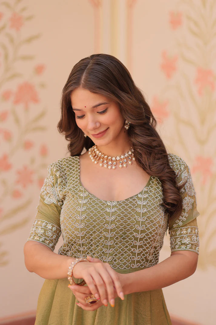 FENDY BEADS EMBROIDERED GOWN(WD63)