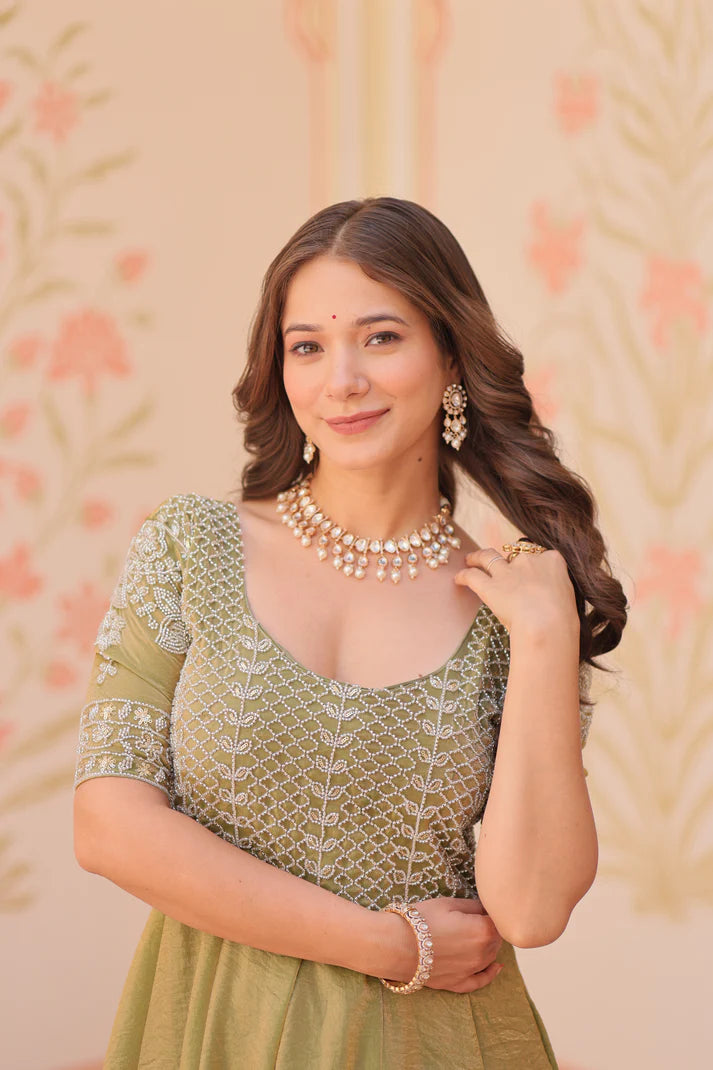 FENDY BEADS EMBROIDERED GOWN(WD63)