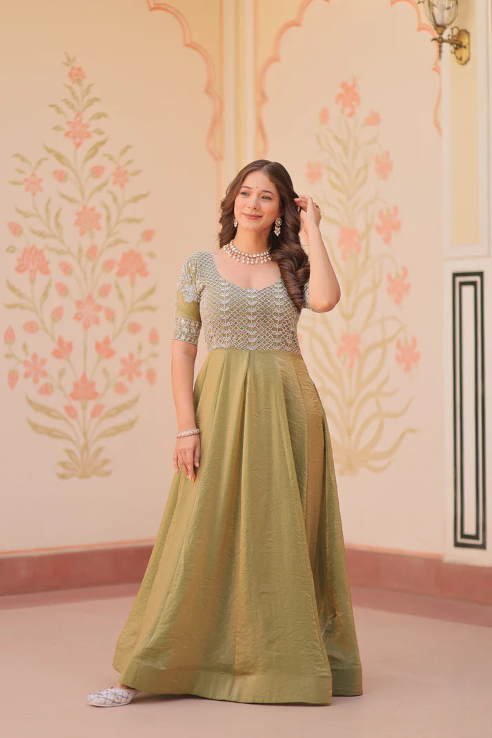 FENDY BEADS EMBROIDERED GOWN(WD63)