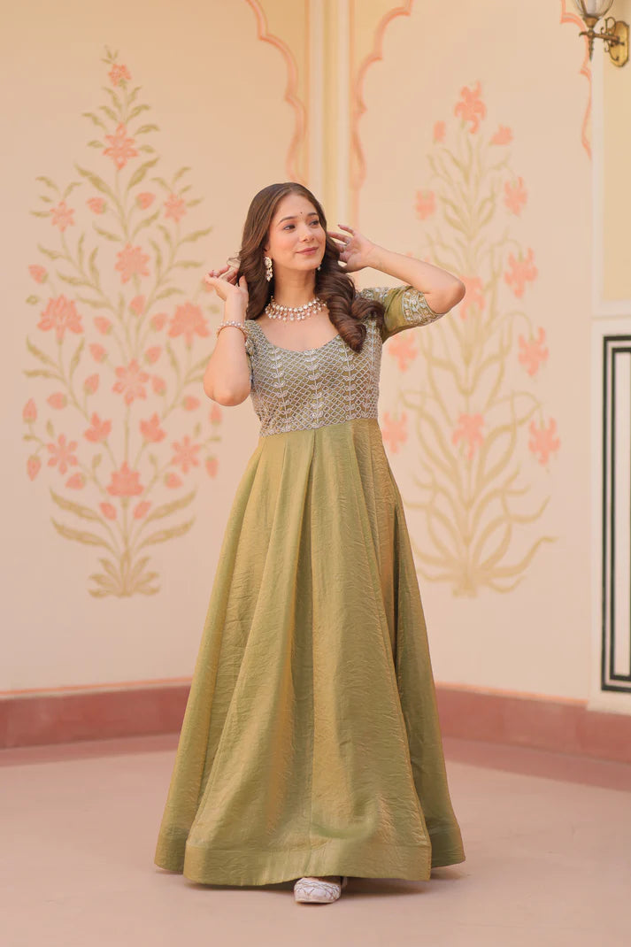 FENDY BEADS EMBROIDERED GOWN(WD63)