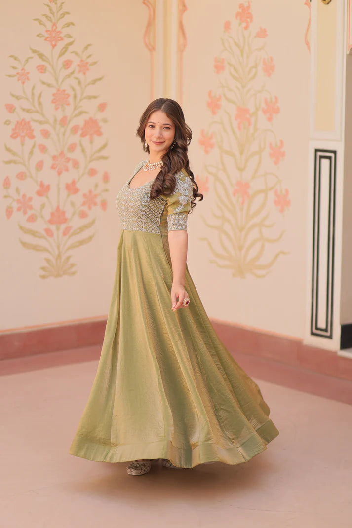 FENDY BEADS EMBROIDERED GOWN(WD63)