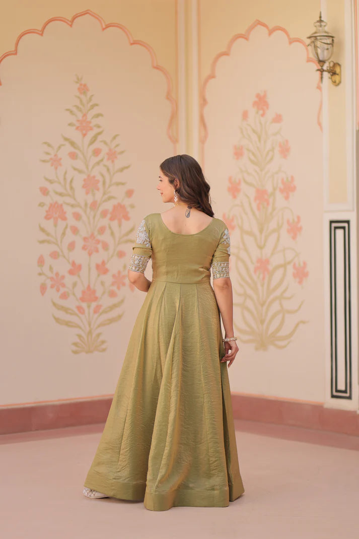 FENDY BEADS EMBROIDERED GOWN(WD63)