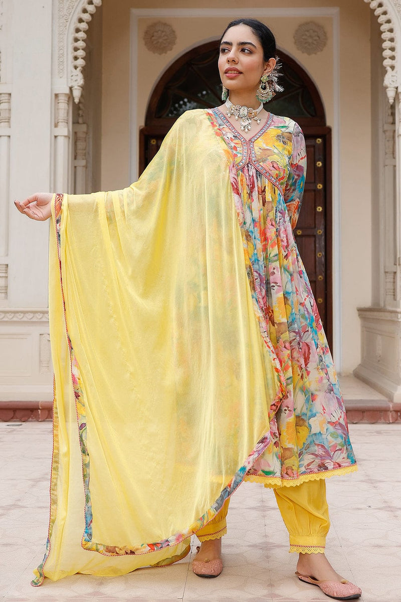 Aaliya Kurti +pant + Dupatta Mark a change in your wardrobe by wearing our exclusive range of suit sets...