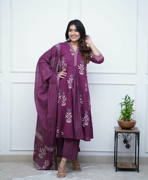 Walk gracefully in our new A-line pure cotton pant set with shaded dupatta and work detailing perfect for small functions