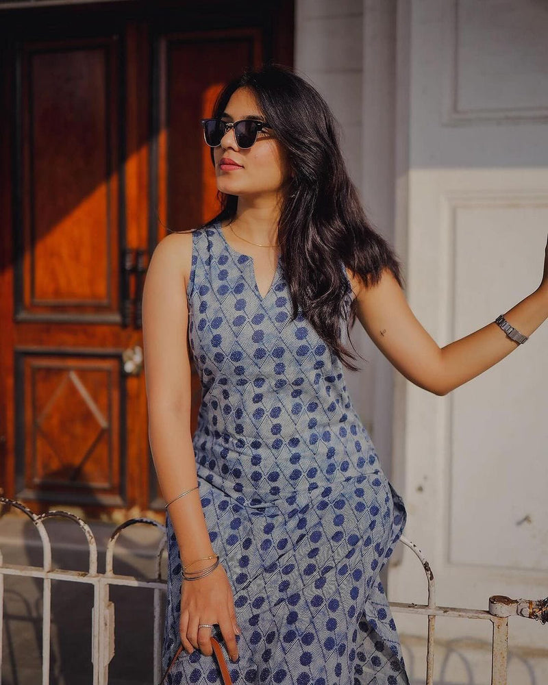 Make a dazzling statement with ths cotton kurti  Pant & with beautiful indigo print crafted in premium cotton