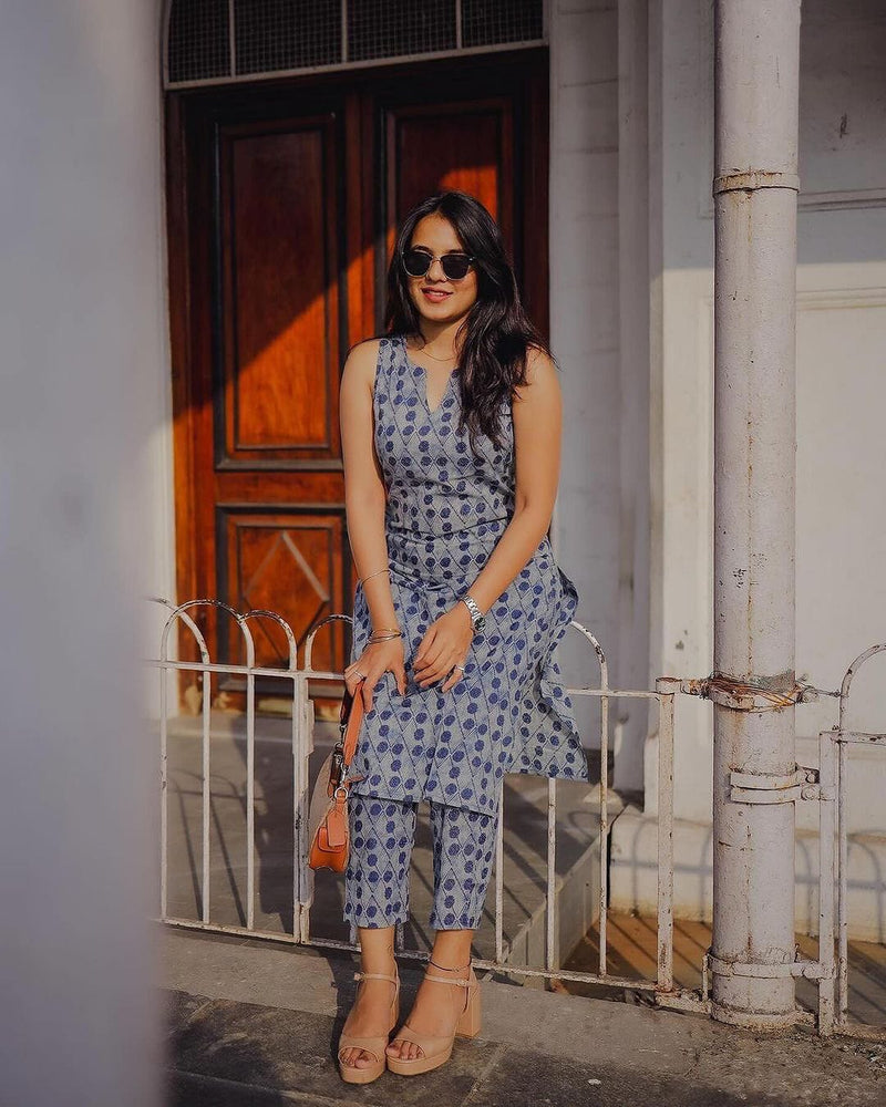 Make a dazzling statement with ths cotton kurti  Pant & with beautiful indigo print crafted in premium cotton