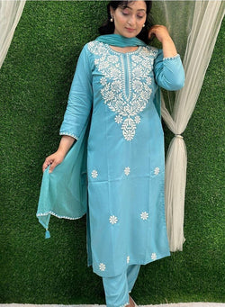 Look straight out of a dreamy movie set as you turn around and walk in this elegant flaired suit ! The perfect of traditional wear