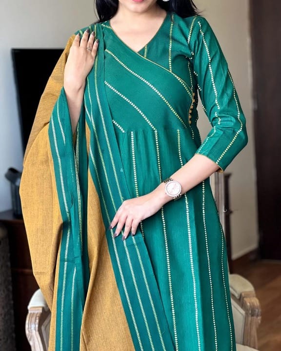 You will be so much in love with this south handloom outfit for combinations of self golden thread handloom south cotton kurta &nbsp;and south cotton pant paired with south cotton duppata golden thread self weaving add a unique vibe.