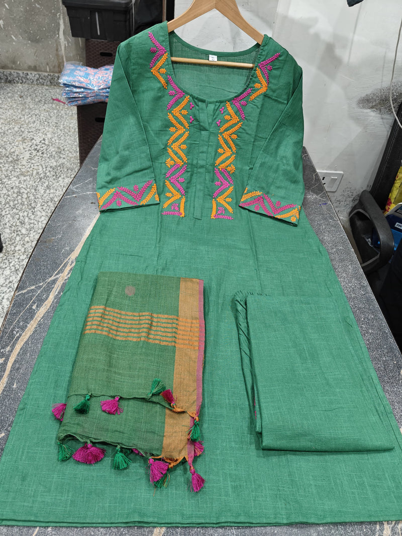 ELEVATE UR STYLE IN OUR CLASSY HANDLOOM EMBROIDERY SET WITH LINEN DUPATTA IS PERFECT FOR ALL OCCASIONS