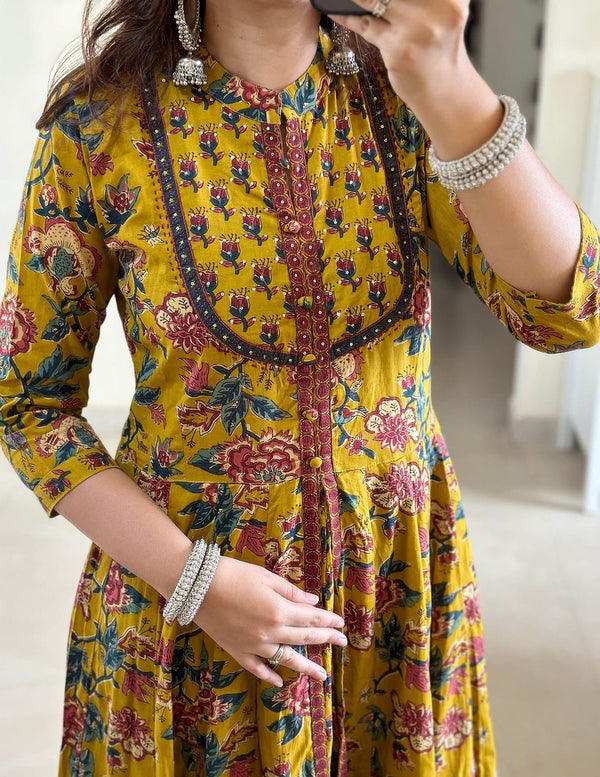 Presenting New Cotton Festival Collection In Pure Cotton With Hand And Adda mirror Work kurti And pant Dupatta Set Fully Stitched Ready To Wear 🔥😍🥰