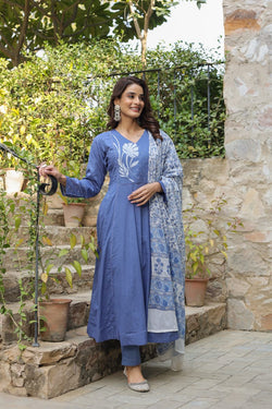 Get perfect casual yet classy look  Premium cotton 60*60 kurti Paired up with pant and full dupatta