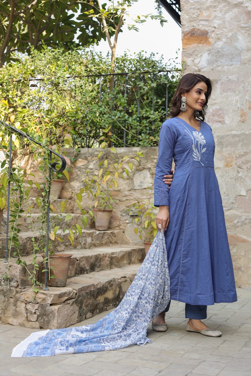 Get perfect casual yet classy look  Premium cotton 60*60 kurti Paired up with pant and full dupatta