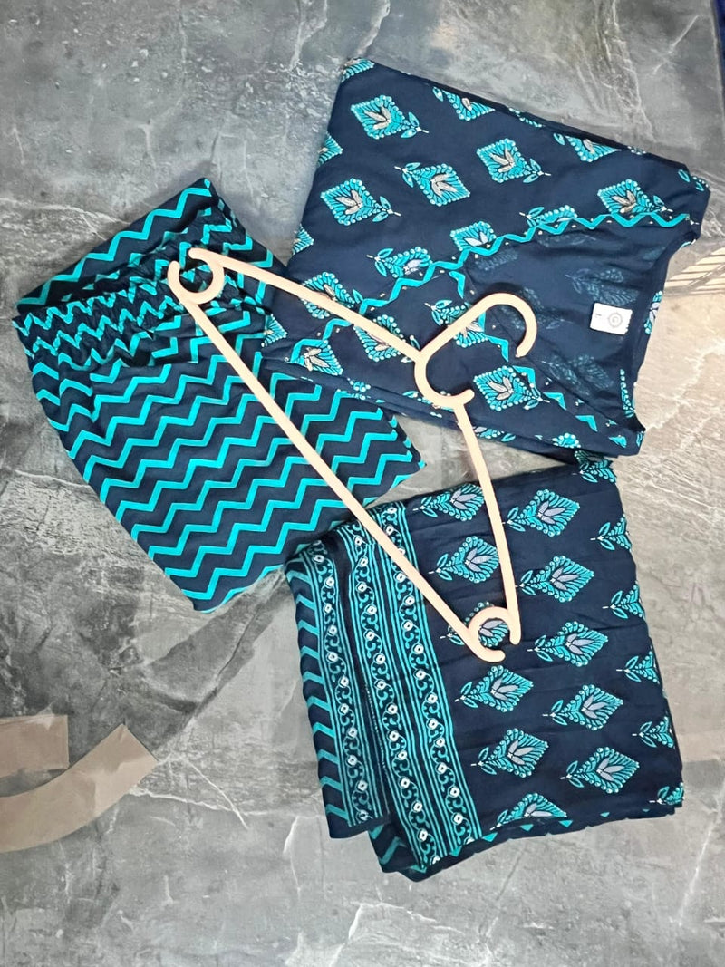 NEW LUNCHING 2025❤❤❤❤❤❤❤❤❤❤❤❤❤  Dress like a ‘day-dream’ in this pretty Rust straight suit set. Featuring flowy pattern kurta with straight pants and matching dupatta